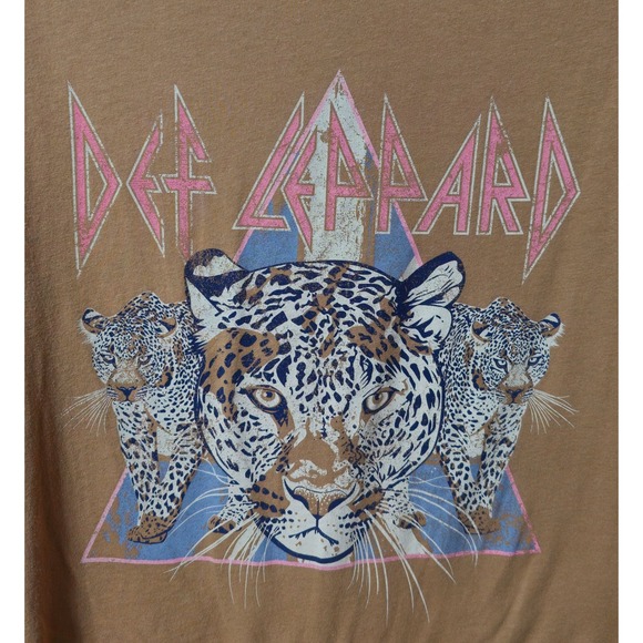 Def Leppard Graphic Band T-Shirt Tan Womens Size Small Leopard Rock Music Tee - Picture 2 of 4